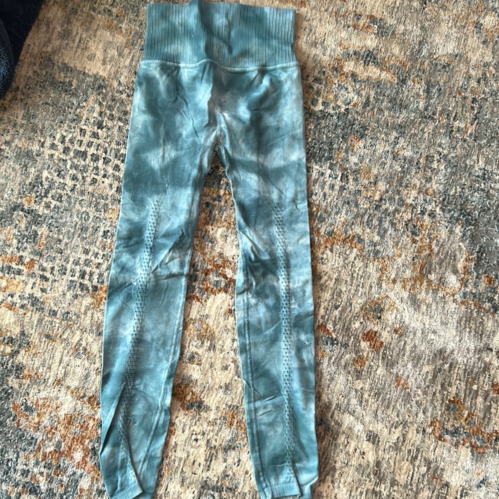Free people Good Karma leggings size XS/S. Only wore 3 times. Very stretchy